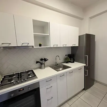 Luxury Apartment *