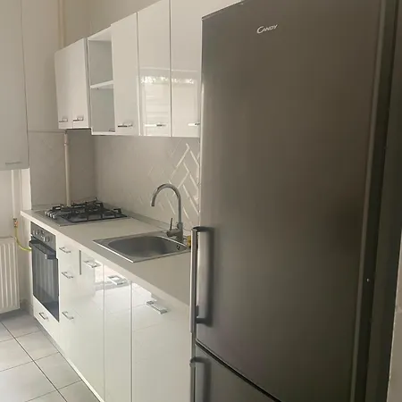 Luxury Apartment *